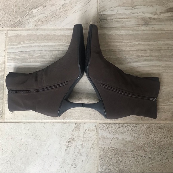 Stuart Weitzman Brown Gore-Tex Ankle Boots, Size 10. - Picture 6 of 11
